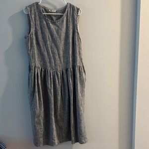 Elegant Sleeveless Gray Midi Dress